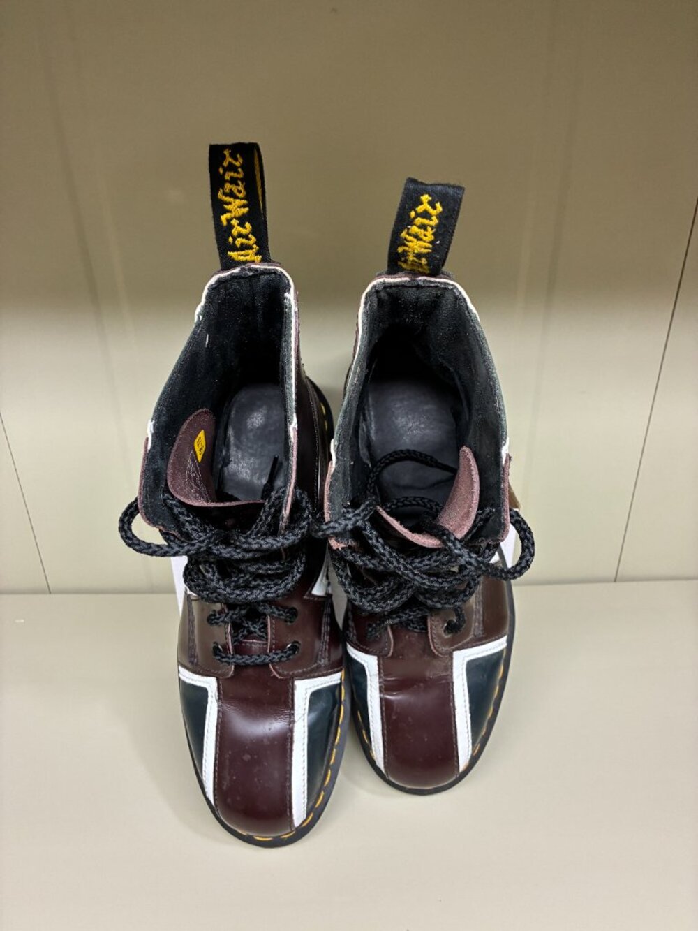 Dr. Martens 1460 Pascal Brit Union Jack 8 Eye Combat Boot Men's 10 - Picture 4 of 6